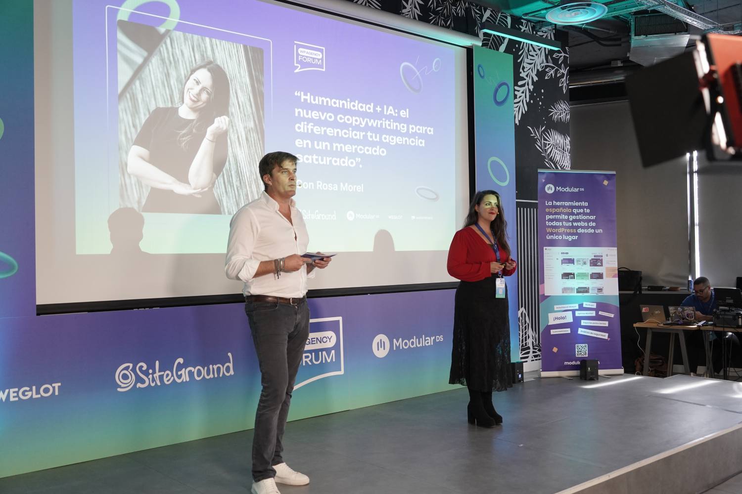 Ponencia de Rosa Morel en el WP Agency Forum 2025 sobre humanidad, inteligencia artificial y copywriting.