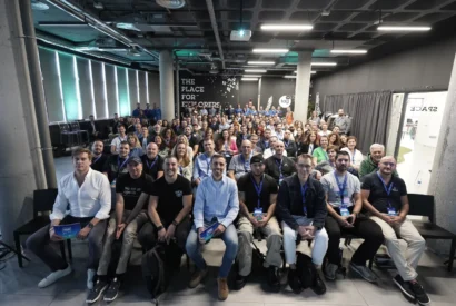 Group photo with attendees at WP Agency Forum 2025 in Madrid, the event for WordPress agencies and professionals organized by Modular DS and SiteGround.